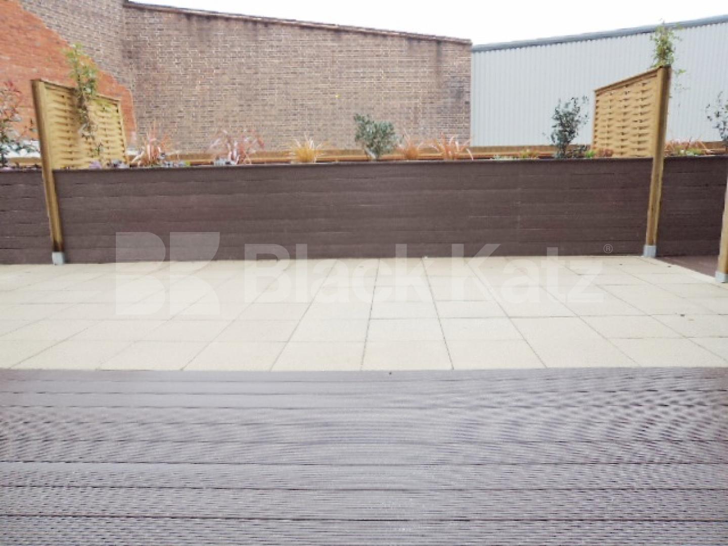 			UNDER OFFER , Studio Apartment, 1 bath, 1 reception Studio			 Camberwell New Road , Oval/Camberwell